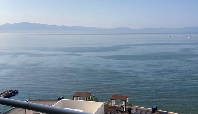 BEAUTIFUL WATERFRONT CONDO IN BUCERIAS! Well equipped with exceptional views