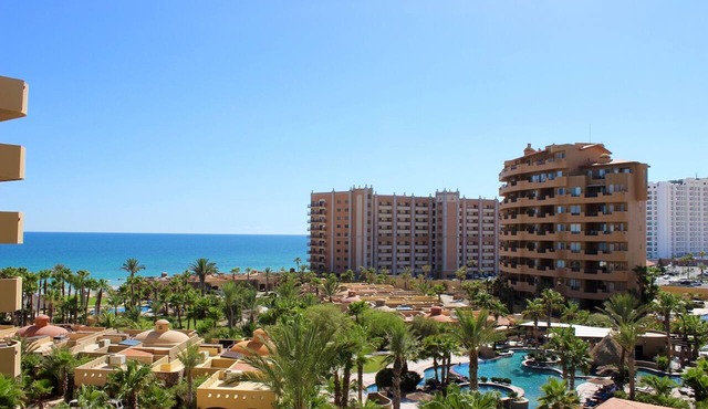 Bella Sirena BB 402 Newly Renovated Recovery Zone Stunning Ocean View Condo