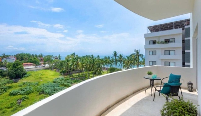 Bellevie 71 Deluxe 2BD Condo, Steps to Beach. Golden Zone: RooftopPool