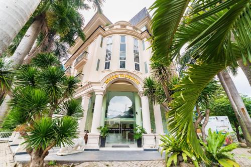Belvilla Luxury Hotel Near SECC Formerly Sunshine Garden Hotel