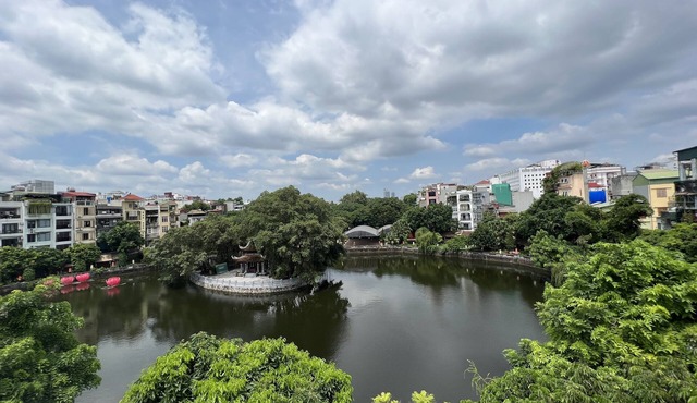 Bhome Văn Miếu studio with stunning lake view