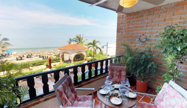 Bienvenido Amigo! In the heart of Amapas 2BD Condo for rent in Old Town, Puerto