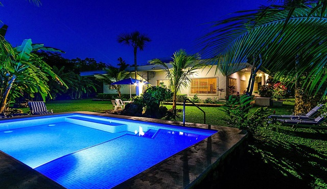 BIG! 3BR Home Fully Equipped, Pool, Gardens & WiFi