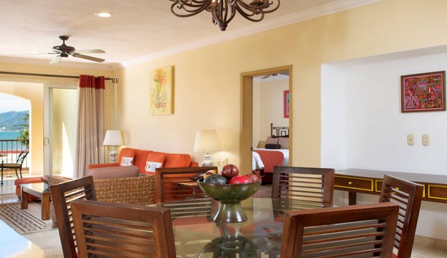 Big Space, Beach Vibes: 3 Bedroom Suite at Villa del Palmar Flamingos