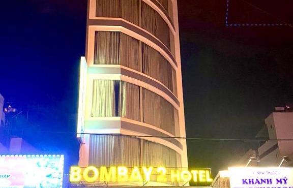 BOM BAY HOTEL 2
