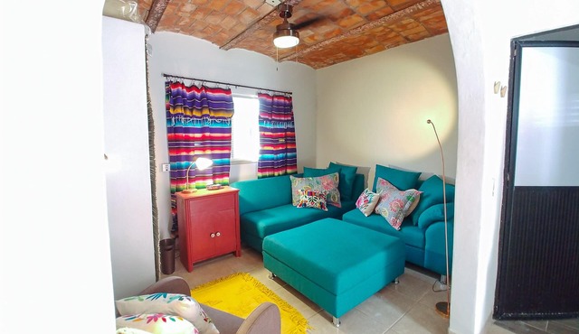 Boutique designer bachelor on the beach with plunge pool.