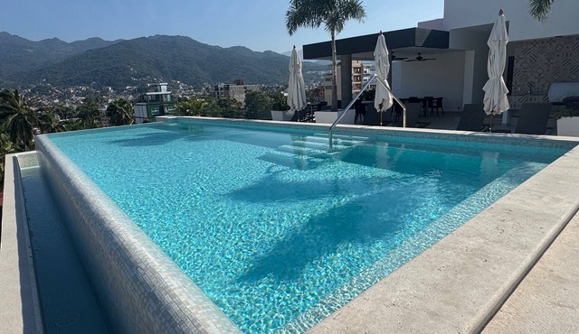 Brand New 2BR Condo in Esquina Versalles