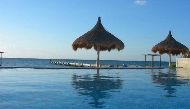 Brand New Luxury Villa, 3 BR, 3.5 Bath, Ocean Front, Sleeps 6