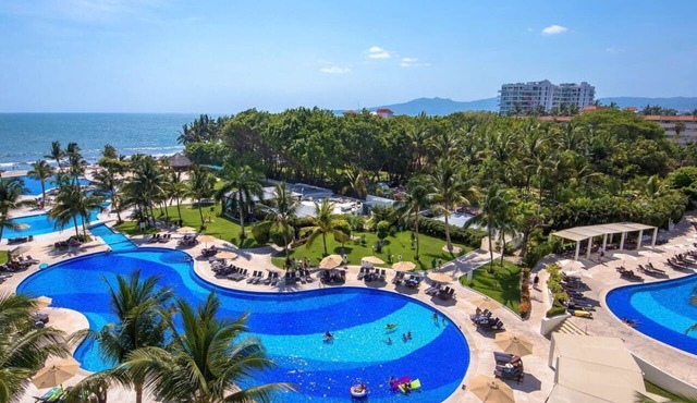 Breathtaking Villa Magna Beachfront Condo, 3 Bedrooms Sleeps 6