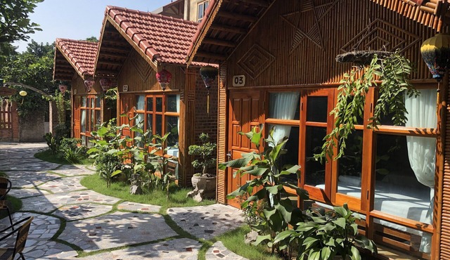 Bungalow with garden view 5 min to Tam Coc and many shop, restaurant.