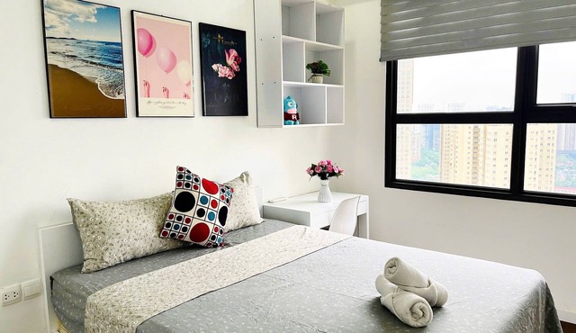 Căn hộ 2 phòng, 2 phòng tắm, ban công có tầm nhìn rộng - Vinhomes D'Capitale