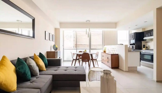 C201- 2BR/2BTH - One Bedroom Apartment, Sleeps 5