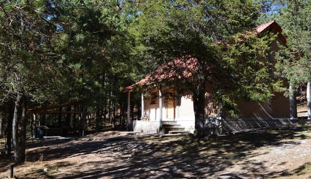 Cabaña Familiar en el Bosque Parque La Pirámide