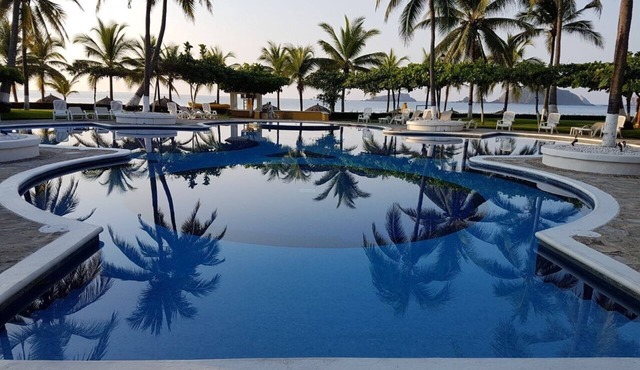 Calm, beautiful, colorfully furnished Villa in a private condo