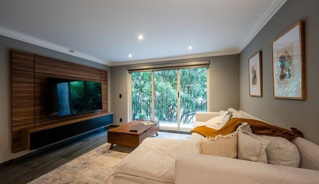 Capitalia | Serene Birdsong in Polanco Heart