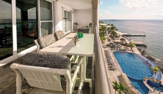 Caribbean Dream Ocean Front Condo El Cantil 6BN