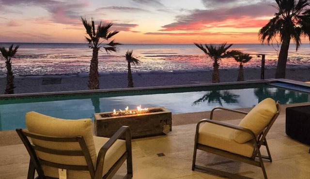 Casa Abuelos Ocean Front in Laguna Shores Resort with private pool