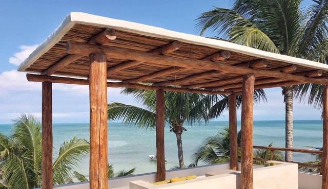 Casa Acacia - Stylish Beachfront Property