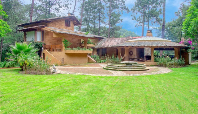 Casa Avándaro with pool, River, Woods and Cook!