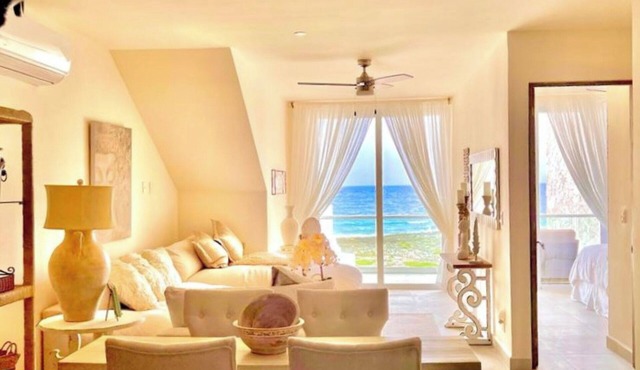 Casa Blanca By The Caribbean Sea