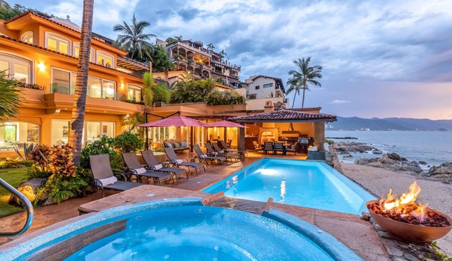 Casa Caleta - Luxurious Toes-In-The-Sand 6-Bedroom - With Chef - Bespoke Villa!