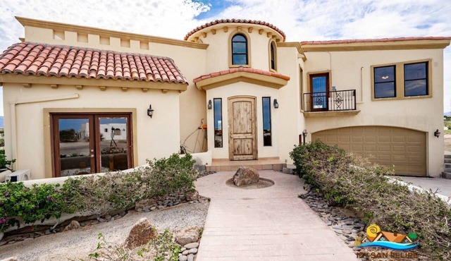 Casa Campbell - Enjoy a spacious 4-bedroom rental
