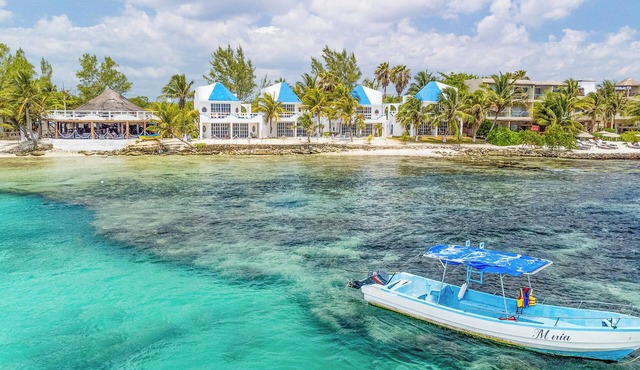 Casa Cenote Hotel