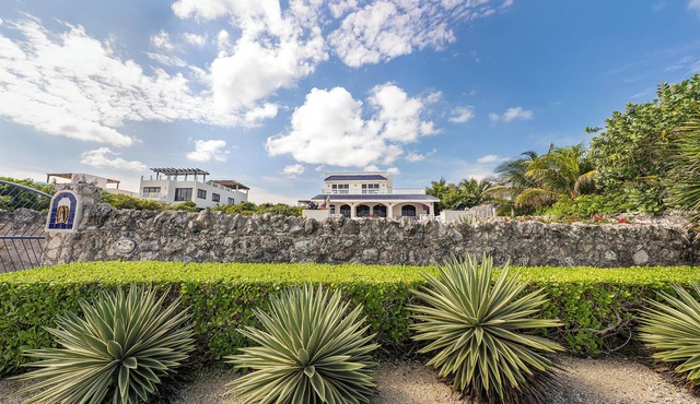 Casa De Jaguar, Most Photographed Home on the Island