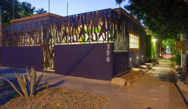 Casa de las Adelitas. Walk to everywhere! Great location.