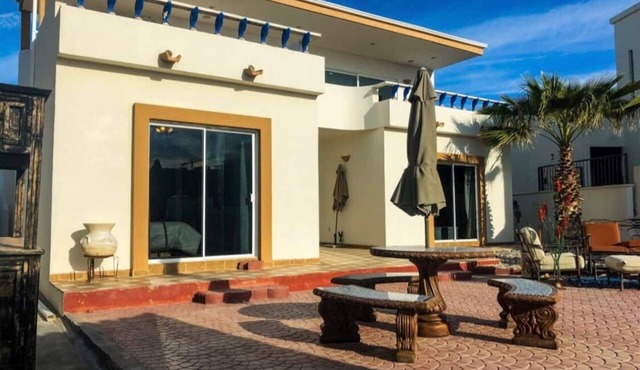Casa Diamante ~ Stunning Beach House ~ Pool Access