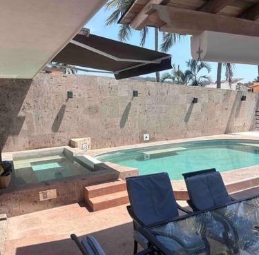 Casa en el canal barra de navidad con 5 recamaras