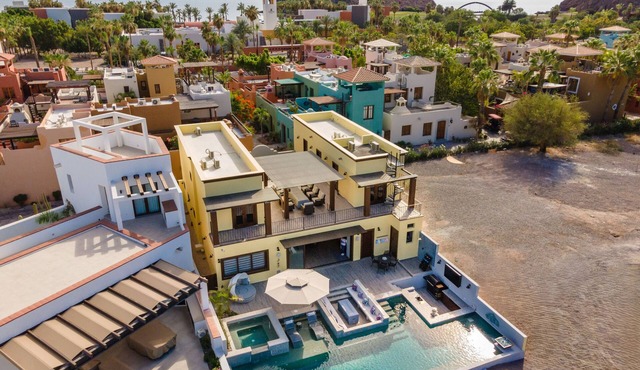 Casa Feliz, Villa w/private Resort Pool and Luxury Accommodations, Car and Boat