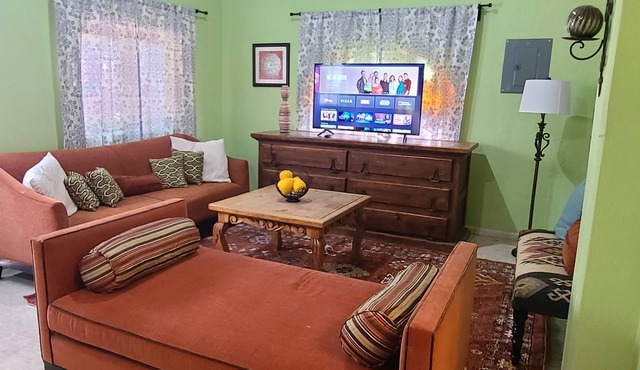Casa Guamuchil en el centro de Alamos