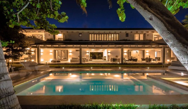 Casa Ixchel Luxurious Oceanfront Regal Estate in the Caribbean Sea