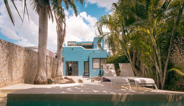 Casa Kiiwik - Luxury Property with a Private Outdoor Pool and Parking in Central Merida
