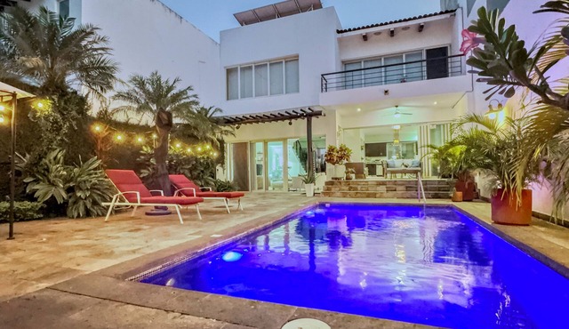 Casa Las Marinas, your own private swimming pool in Paradise