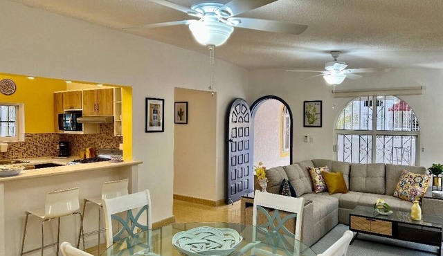 CASA MAKY 2 bedroom home downtown Cozumel AC, WiFi, Pool, family & Pet friendly
