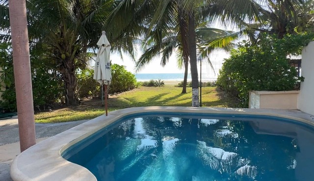 Casa Mana: Playa Blanca beachfront home w/private pool and outdoor kitchen