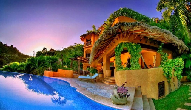 Casa Mia - Exclusive waterfront home in Puerto Mio