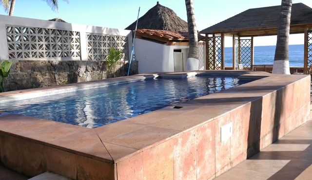 Casa Mister Ken pie de playa Los Cocos