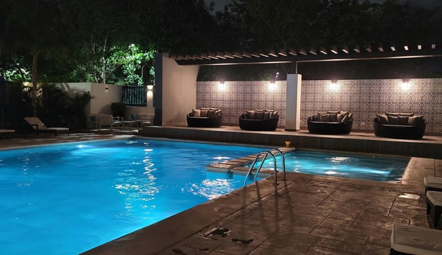 CASA NIKTE PLAYA DEL CARMEN, NEAR 5TH AVENUE, XCARET PARK, AND CENTRO MAYA MALL.