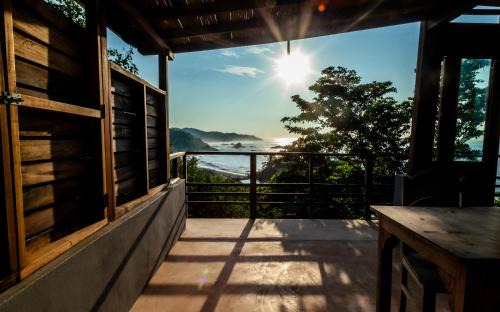Casa Paraiso Mazunte - Ocean View Lofts - 1 Min Walk to Rinconcito Beach - Fast Wifi Starlink