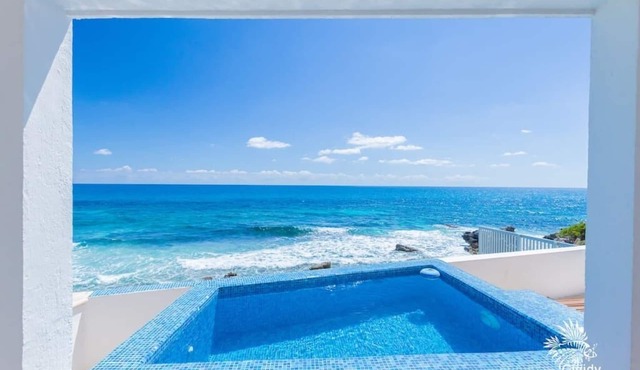 Casa Perla Suite 1 a 2 Bdrm Caribbean Oceanfront Condo w/dipping pool