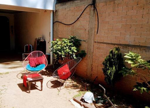 Casa rústica con cochera privada