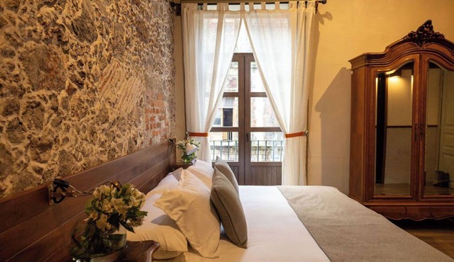 CASA SAUTO 12 Historic 1 BR with balconies and Rooftop next to Zocalo