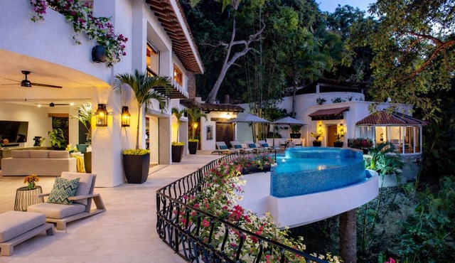 Casa Sueños del Mar - Luxury Ocean View Villa with Chef & Staff