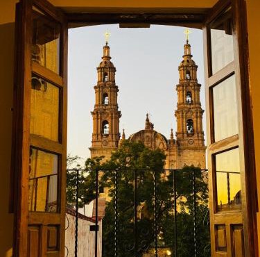 CASA UMBRAL - Plaza principal