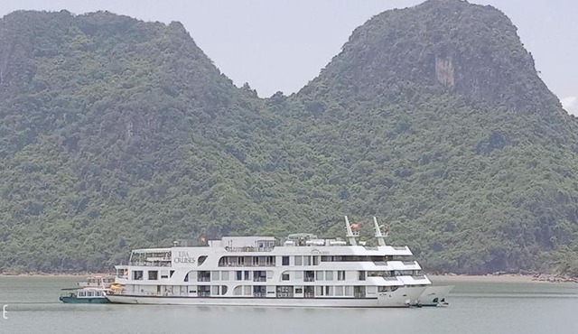 catba sky way boat