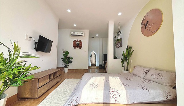 Central Saigon | 2BR Apt - 10 mins to Bui Vien Walking Street