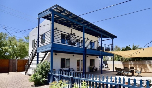 Centrally Located 2 Bed/1 Bath Home,Private Garage, Deck and Close to EVERYTHING